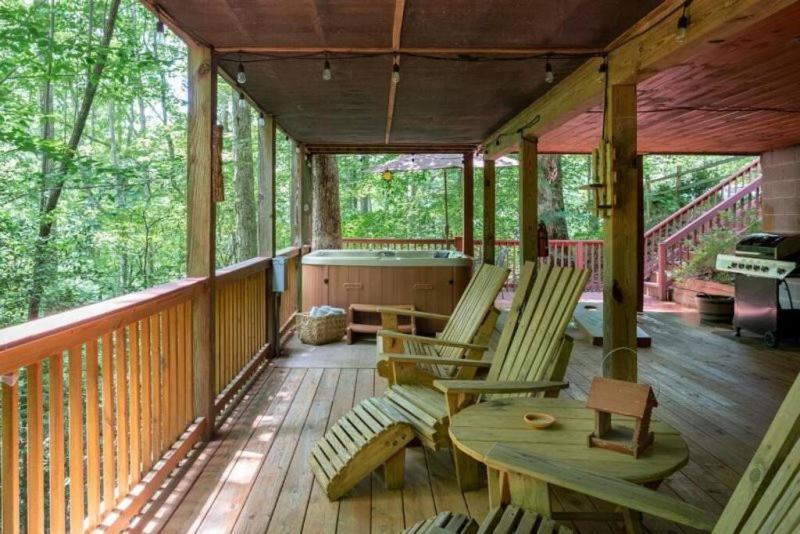 Mountain Spirit Cabin - Fireplace And Hot Tub Villa Blue Ridge Phòng bức ảnh